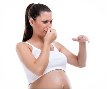 ibu hamil tutup hidung