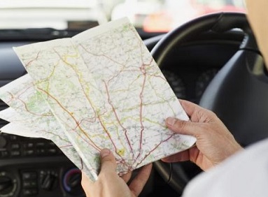 berjalan dengan peta