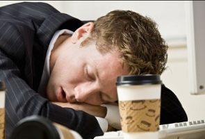 tidur di kantor
